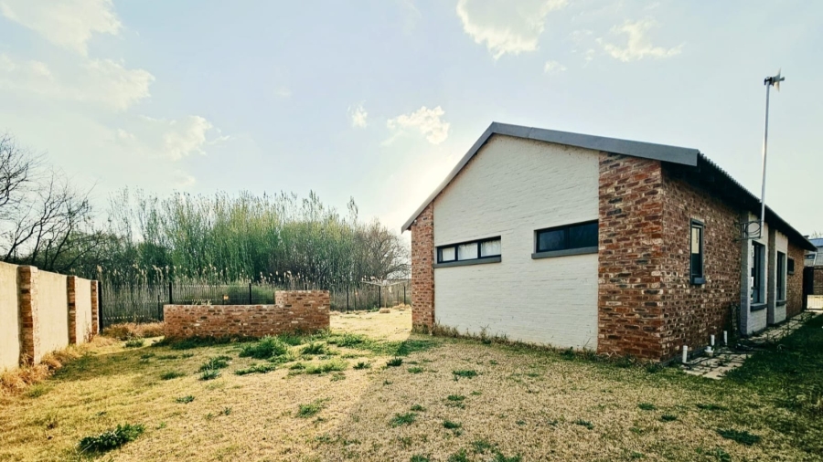 3 Bedroom Property for Sale in Van Der Hoff Park North West